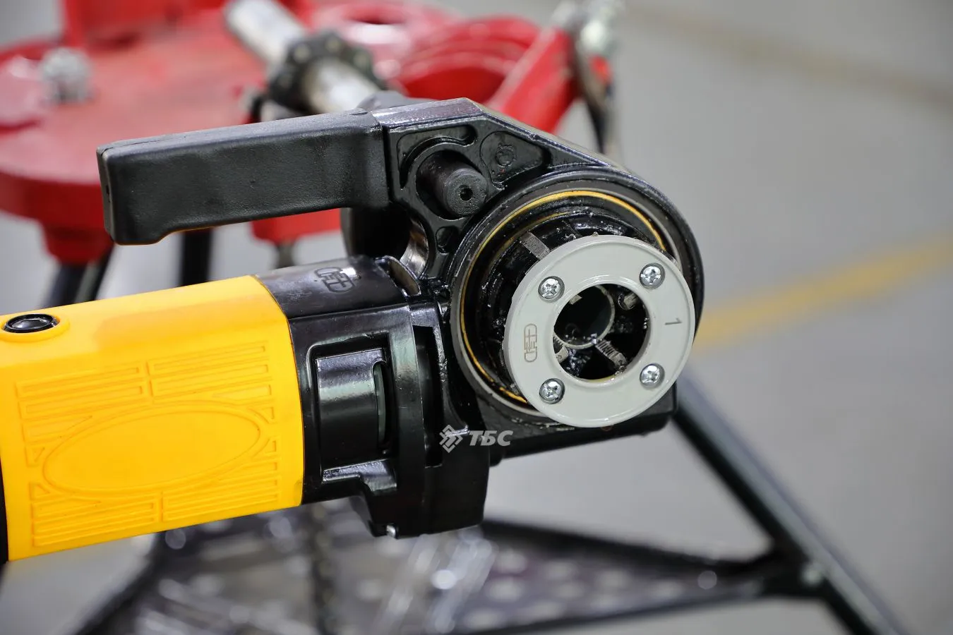 Электрический резьбонарезной клупп REKON DRIVE до 1.1/4"