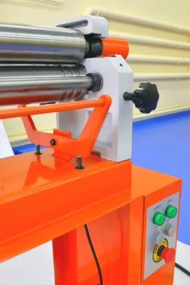 Станок вальцовочный STALEX ESR-1550х3,5 электромеханический