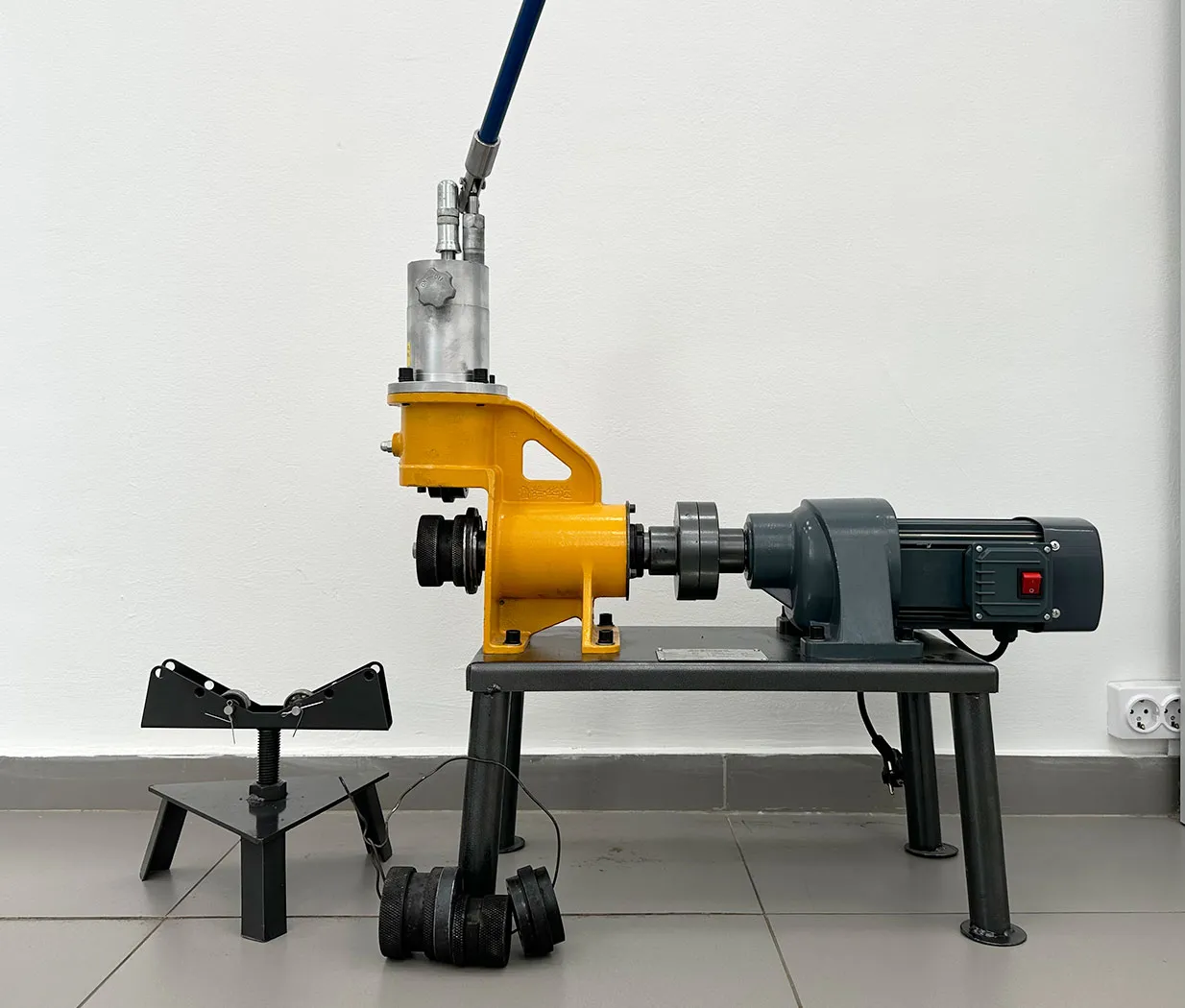 Станок желобонакатной Esson ElectricGRO-12B для накатки желобков